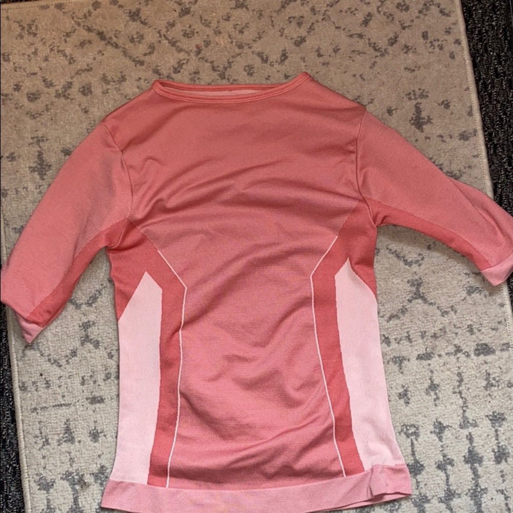 activewear top